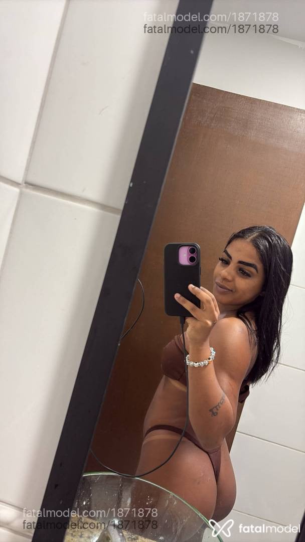 Acompanhante mulher morena (o) de olhos pretos - Sophia