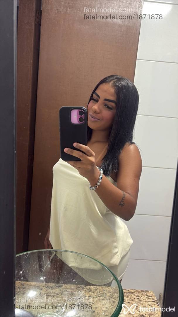 Acompanhante mulher morena (o) de olhos pretos - Sophia