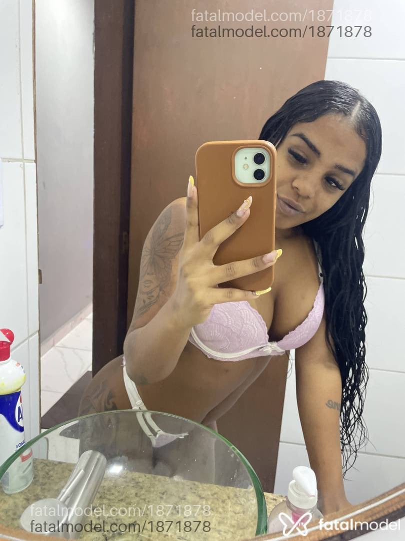 Acompanhante mulher morena (o) de olhos pretos - Sophia