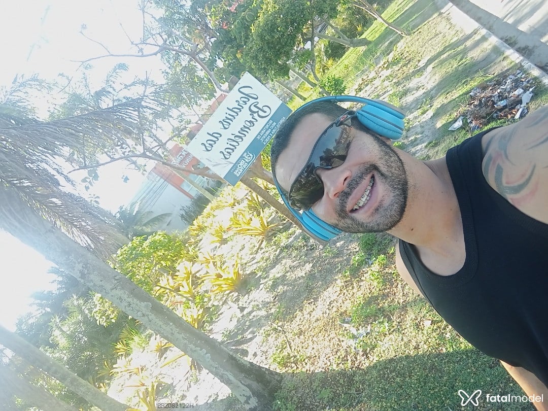 Acompanhante homem com cabelo castanho de olhos castanhos em Cabo Frio - Kiler