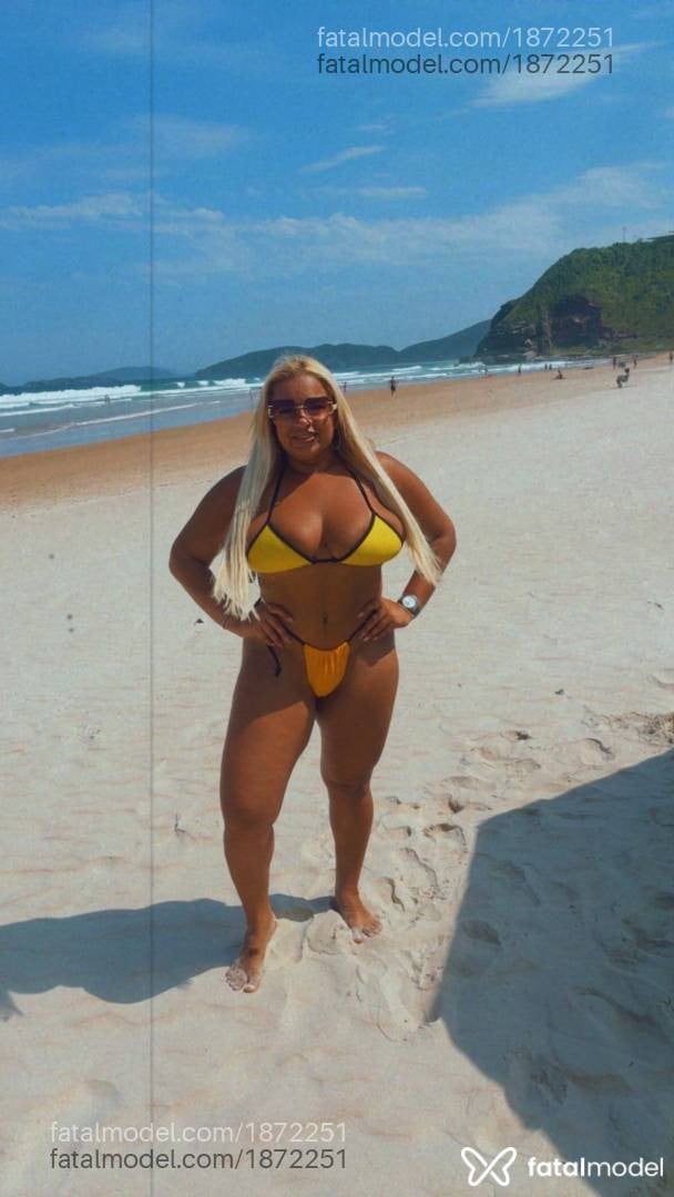 Acompanhante mulher loira (o) de olhos azuis - Rubi Kitarianas