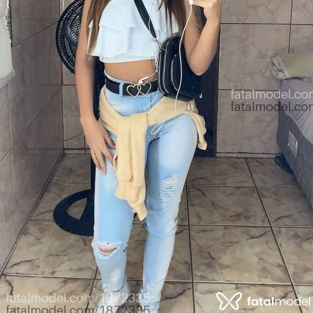 Acompanhante mulher com cabelo castanho de olhos verdes em Armação dos Búzios - Fanny Oliveira