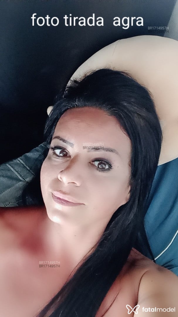 Acompanhante mulher trans morena (o) de olhos castanhos em Rio de Janeiro - Flavia Leal