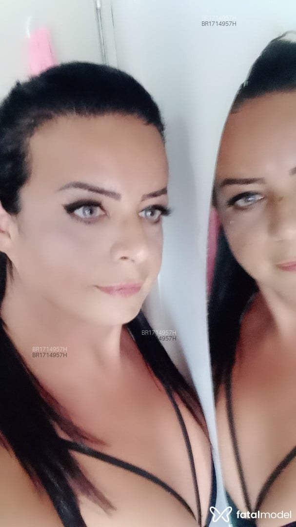 Acompanhante mulher trans morena (o) de olhos castanhos em Rio de Janeiro - Flavia Leal