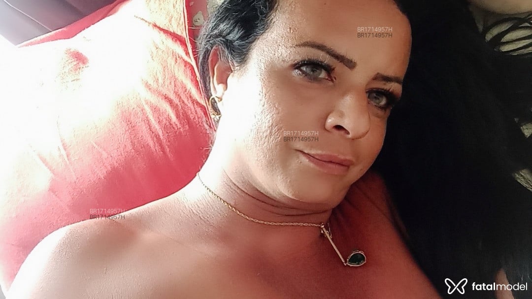 Acompanhante mulher trans morena (o) de olhos castanhos em Rio de Janeiro - Flavia Leal
