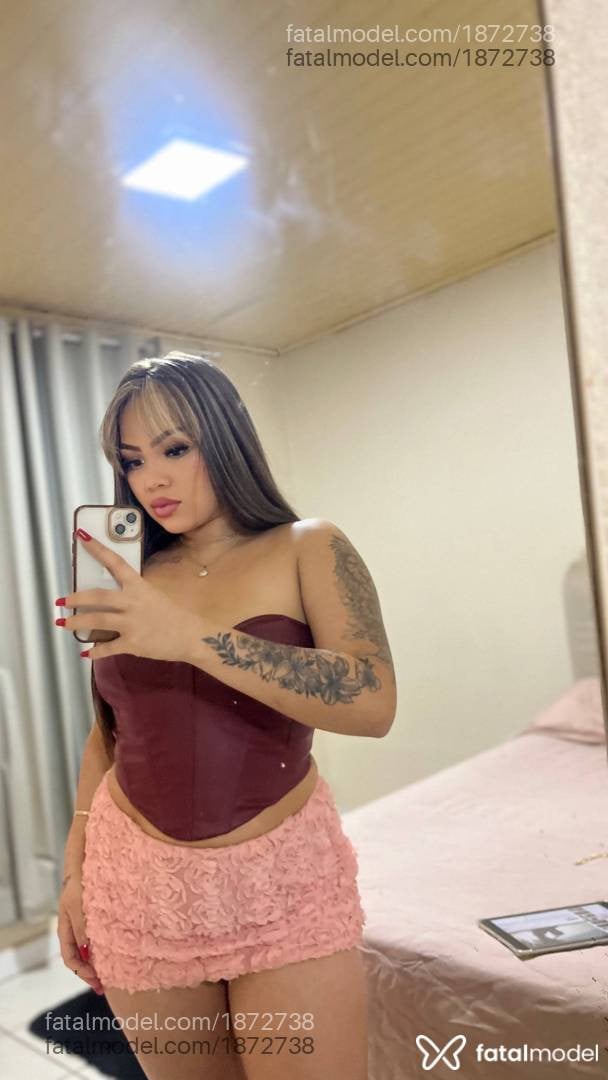 Acompanhante mulher morena (o) de olhos pretos - Pérola