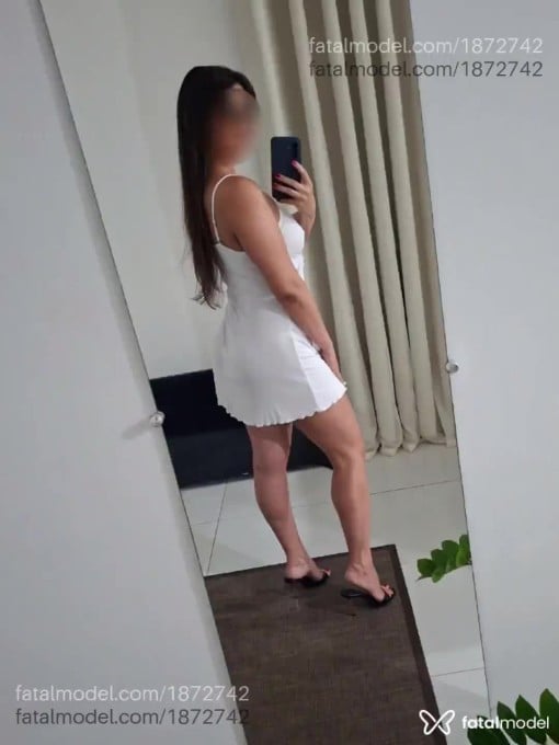 Acompanhante mulher com cabelo castanho de olhos castanhos em Piracicaba Acompanhante mulher com cabelo castanho de olhos castanhos em Piracicaba - Liz Lopes
