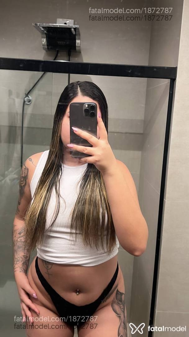 Acompanhante mulher loira (o) de olhos mel - Vitória Menezes