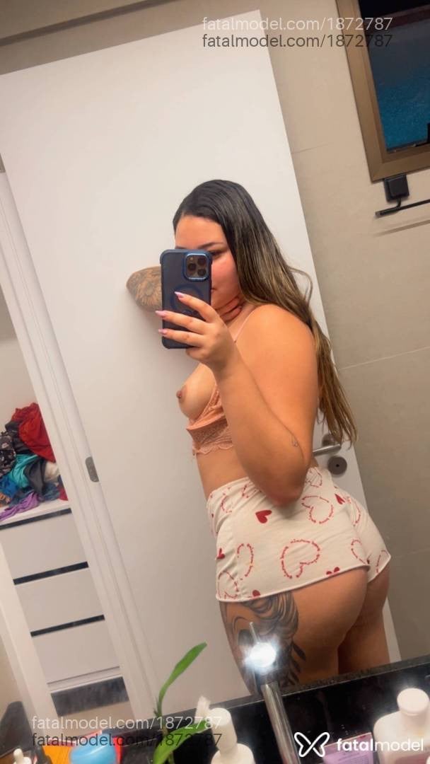 Acompanhante mulher loira (o) de olhos mel - Vitória Menezes