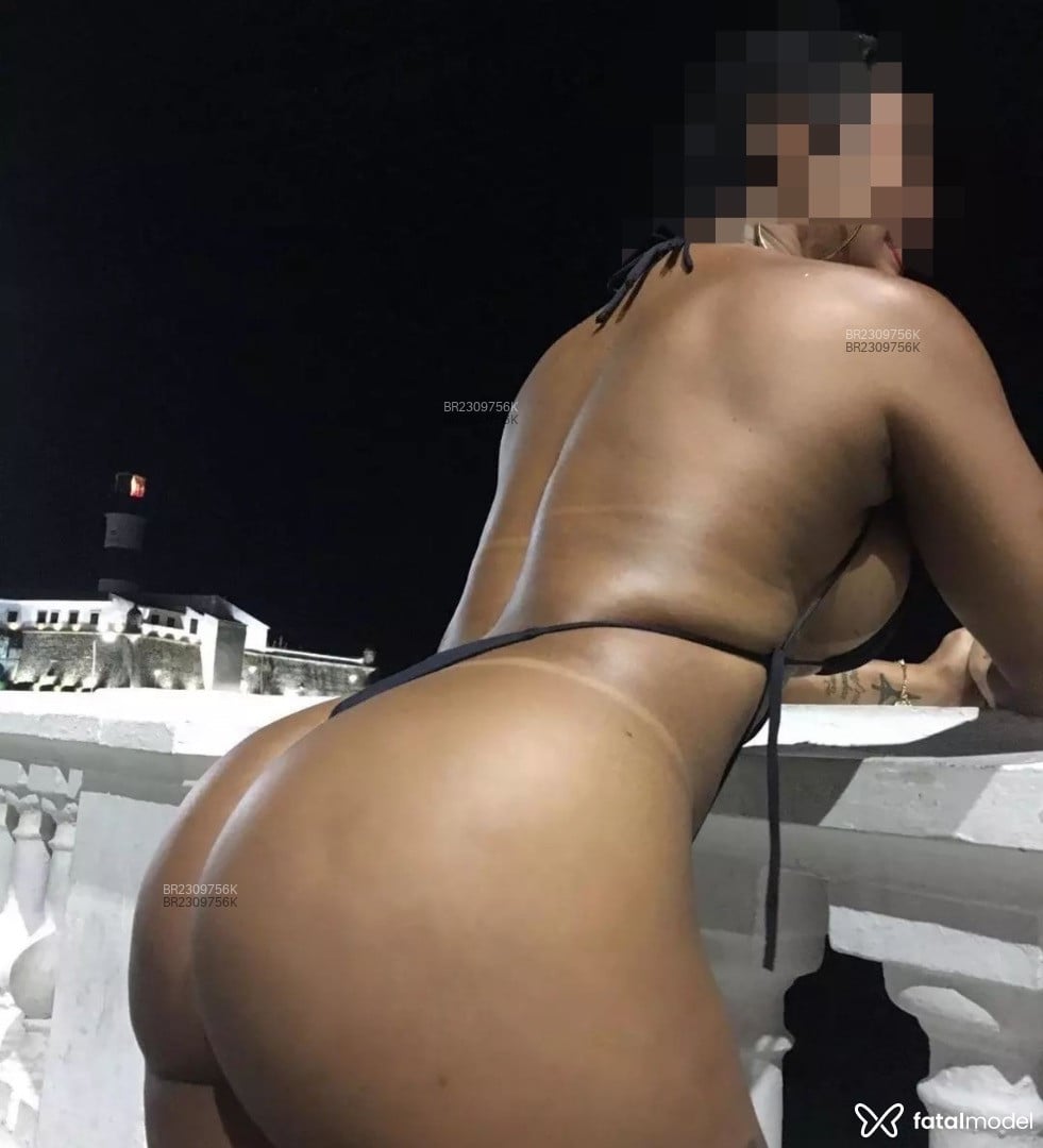 Acompanhante mulher morena (o) de olhos pretos em Recife - Thais