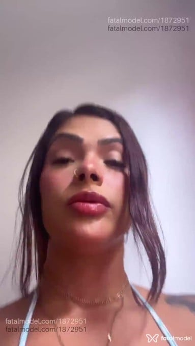 Acompanhante mulher loira (o) de olhos castanhos - Muzikarla Santos