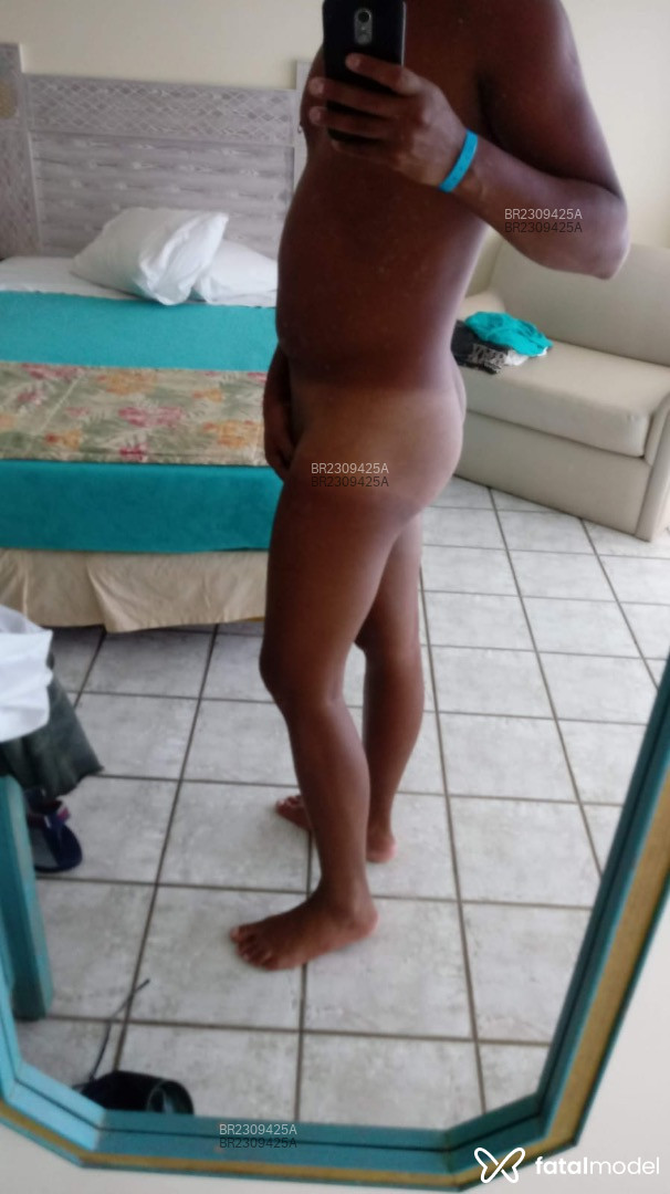 Acompanhante homem morena (o) de olhos castanhos em Belo Horizonte - índios