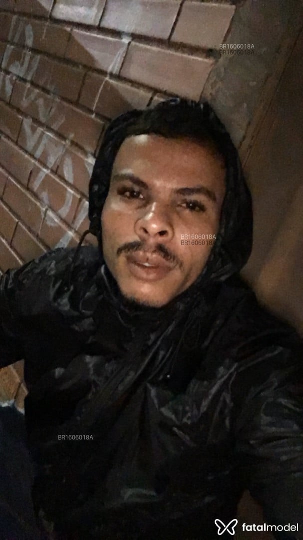 Acompanhante homem morena (o) de olhos pretos em Santa Luzia Acompanhante homem morena (o) de olhos pretos em Santa Luzia - Ronaldo
