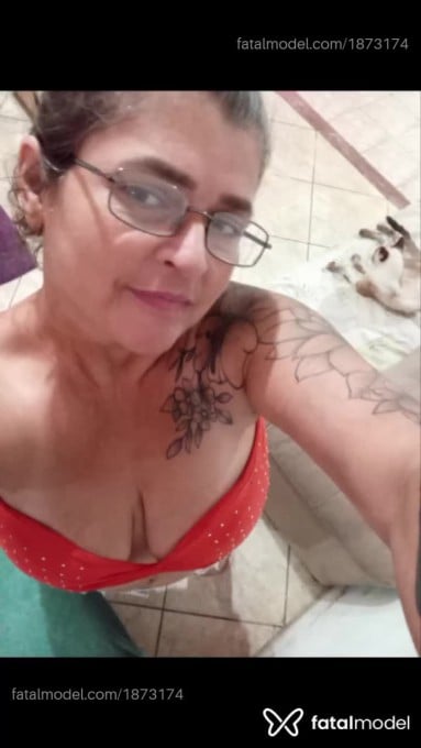 Acompanhante mulher loira (o) de olhos castanhos em Cachoeirinha Acompanhante mulher loira (o) de olhos castanhos em Cachoeirinha - Karen