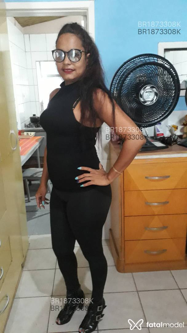 Acompanhante mulher morena (o) de olhos pretos em São José Acompanhante mulher morena (o) de olhos pretos em São José - Lizandra