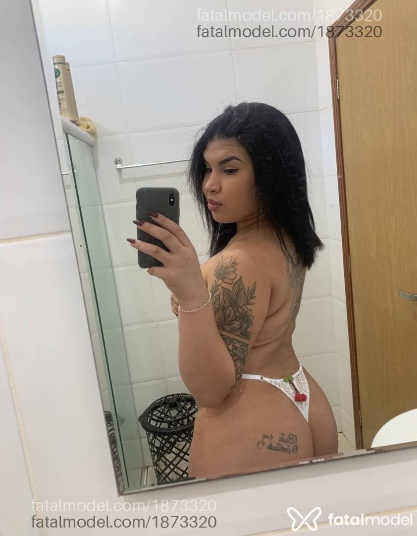 Acompanhante mulher morena (o) de olhos pretos - Luna