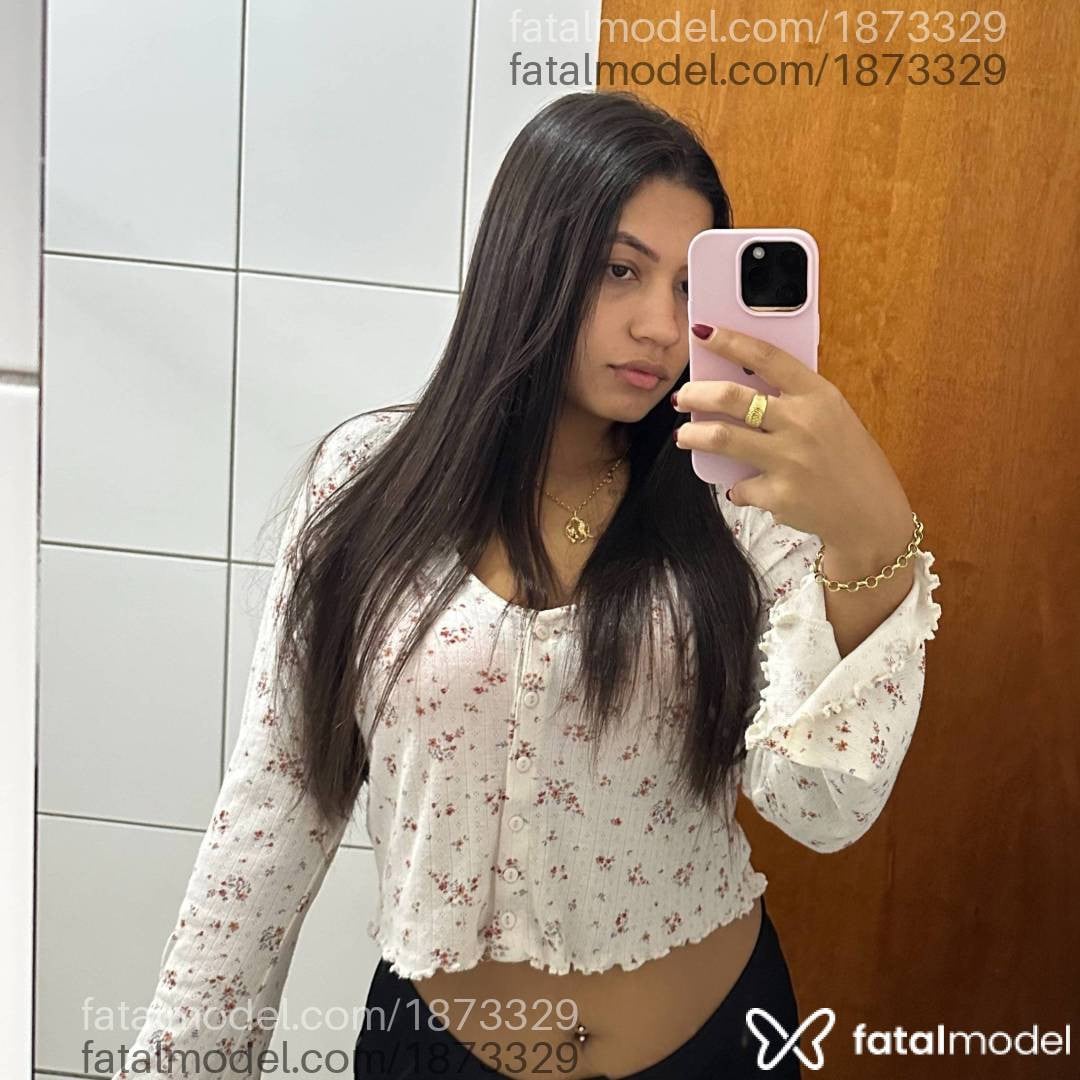 Acompanhante mulher com cabelo castanho de olhos pretos em Ourinhos - Bruna