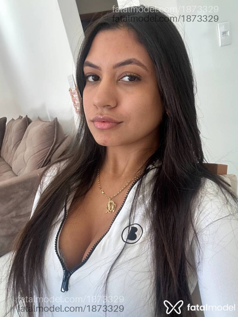 Acompanhante mulher com cabelo castanho de olhos pretos em Pará de Minas - Bruna