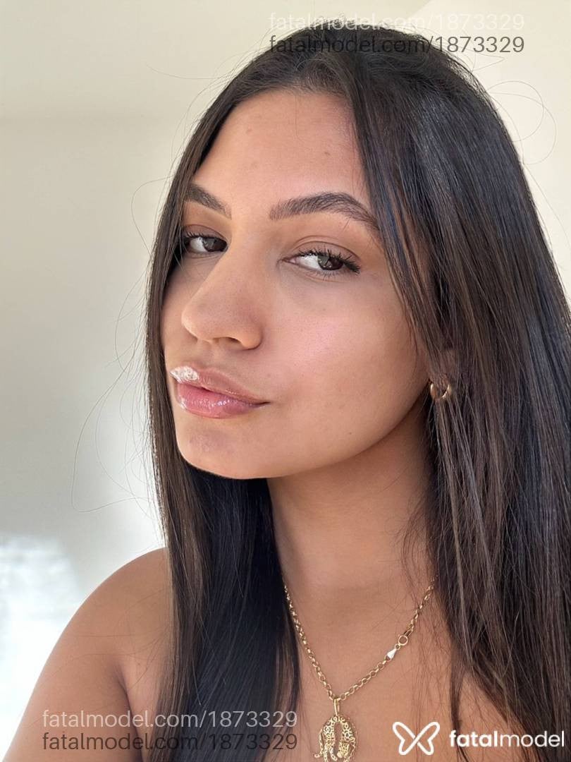 Acompanhante mulher com cabelo castanho de olhos pretos em Ourinhos - Bruna