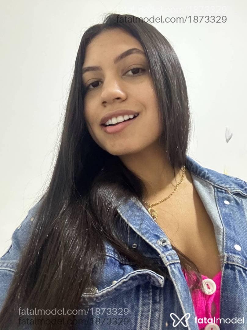 Acompanhante mulher com cabelo castanho de olhos pretos em Ourinhos - Bruna