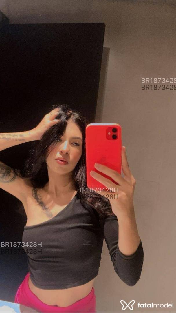 Acompanhante mulher morena (o) de olhos pretos em Brusque - Candy