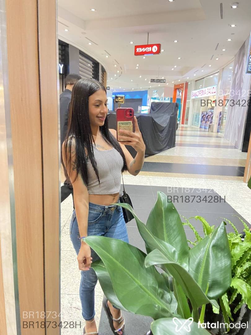 Acompanhante mulher morena (o) de olhos pretos em Brusque - Candy