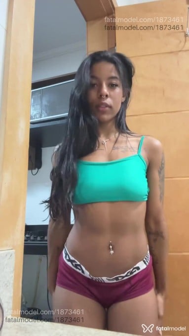 Acompanhante mulher morena (o) de olhos pretos em Brasília - Isadora