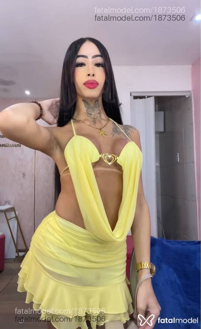 Acompanhante mulher trans morena (o) de olhos castanhos - Julia