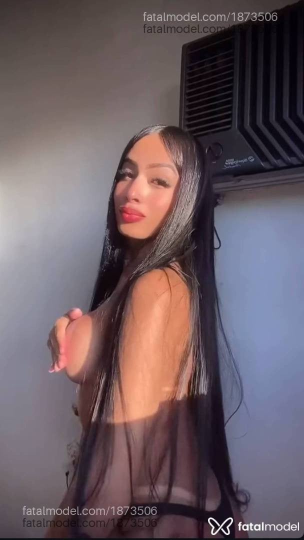 Acompanhante mulher trans morena (o) de olhos castanhos - Julia