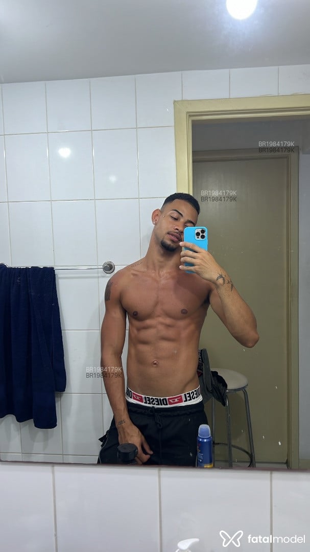 Acompanhante homem morena (o) de olhos castanhos em Rio de Janeiro - Miguel meideiros