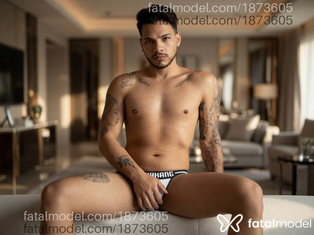 Acompanhante homem com cabelo castanho de olhos mel - Ícaro apollo