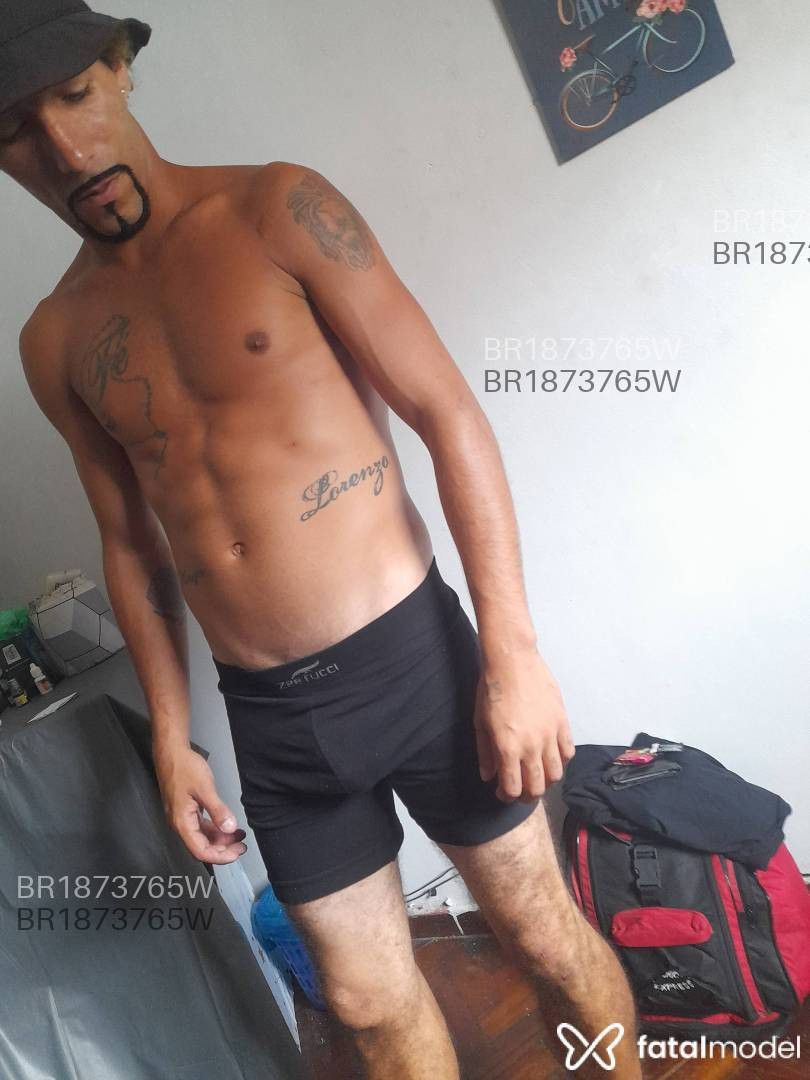 Acompanhante homem com cabelo colorido de olhos castanhos em Petrópolis - Lsete França
