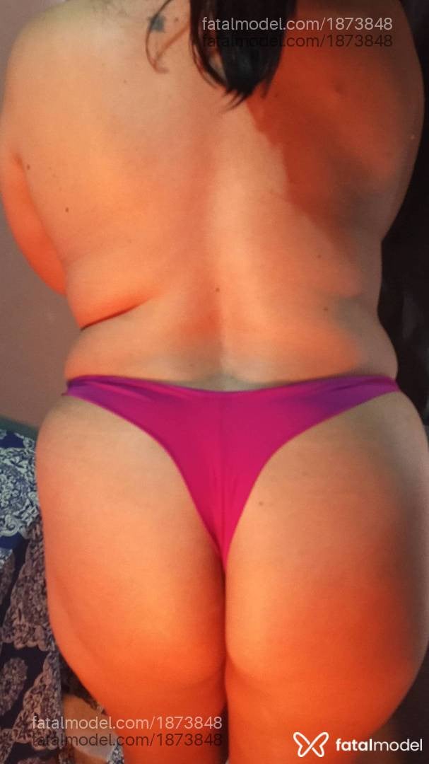 Acompanhante mulher com cabelo colorido de olhos castanhos em Canoas - Lia Marques