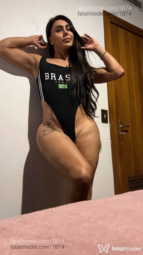 Acompanhante mulher trans com cabelo castanho de olhos castanhos em Bento Gonçalves - Labelly