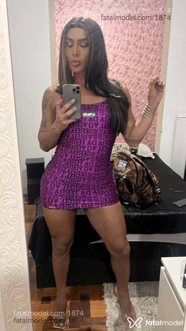 Acompanhante mulher trans com cabelo castanho de olhos castanhos em Caxias do Sul Acompanhante mulher trans com cabelo castanho de olhos castanhos em Caxias do Sul - Labelly