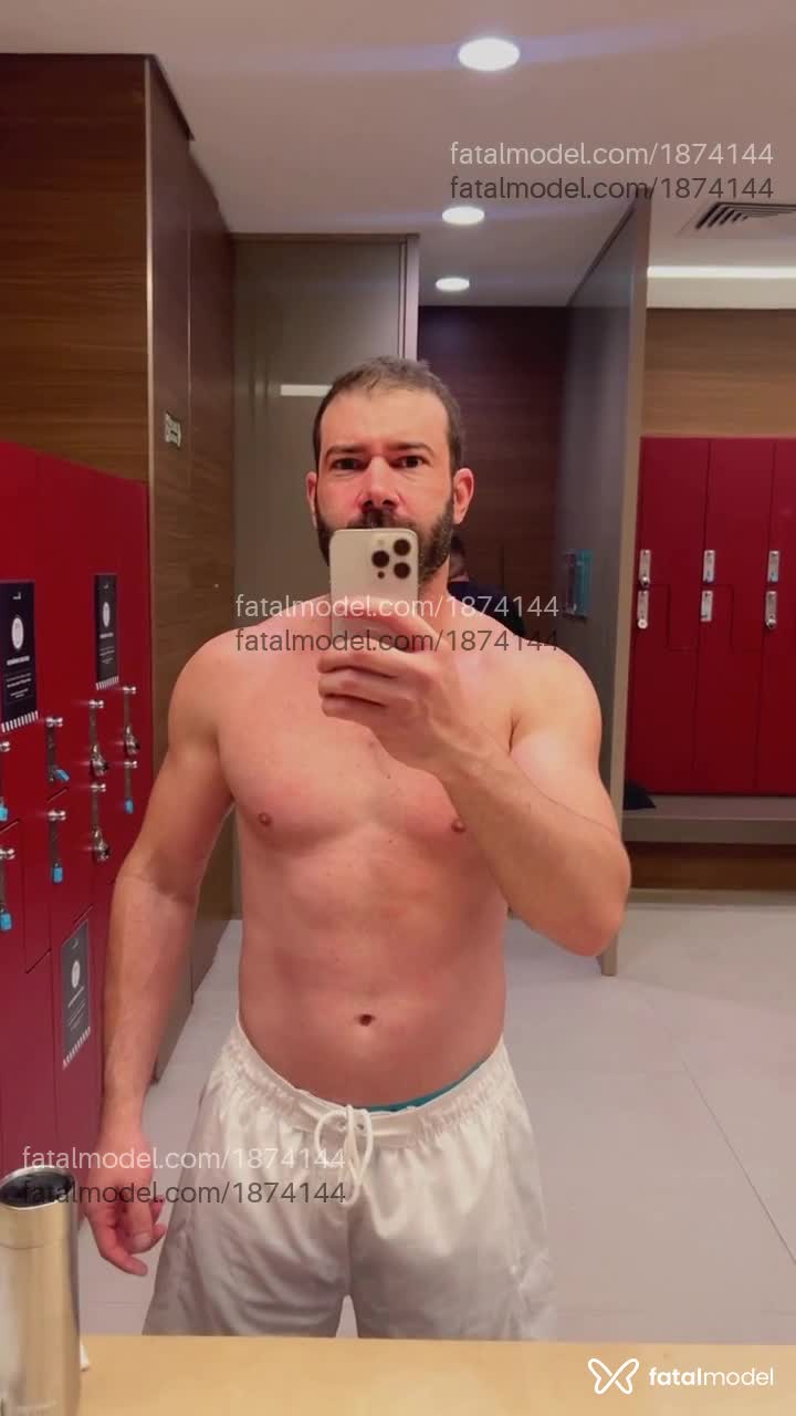 Acompanhante homem morena (o) de olhos pretos - Gustavo Acompanhante homem morena (o) de olhos pretos - Gustavo
