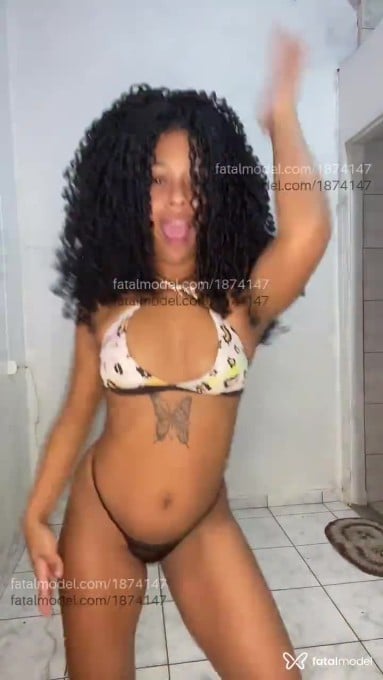 Acompanhante mulher com cabelo castanho de olhos castanhos em São Paulo - Luanda
