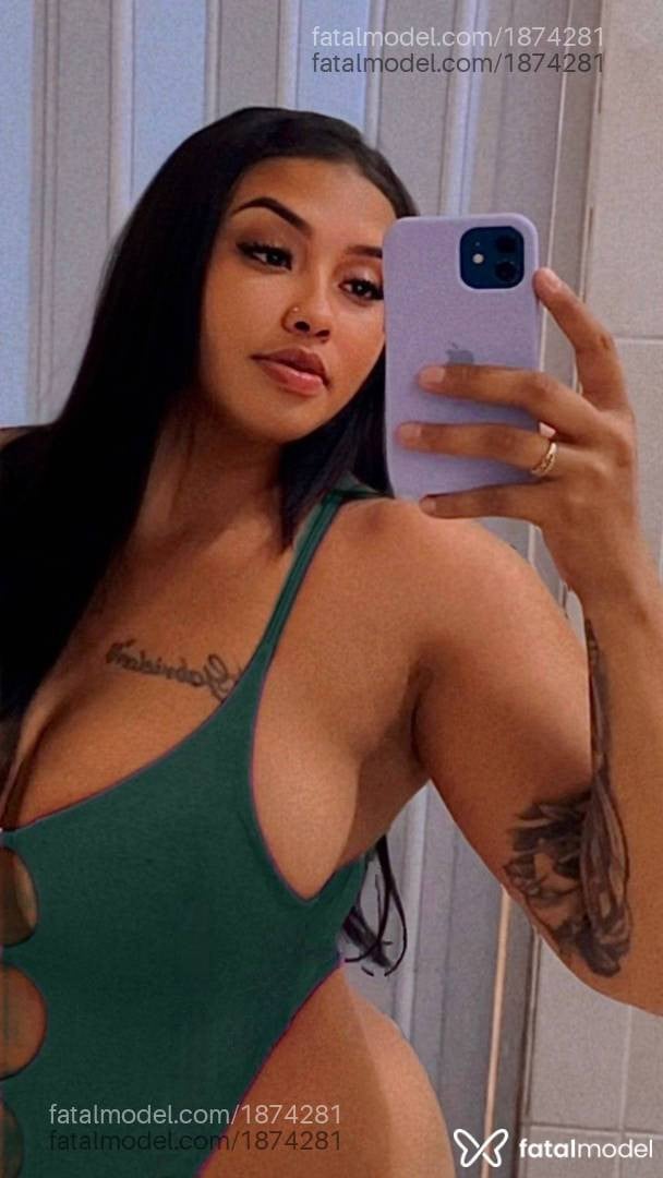 Acompanhante mulher com cabelo castanho de olhos castanhos em Passos Acompanhante mulher com cabelo castanho de olhos castanhos em Passos - Milena Martins