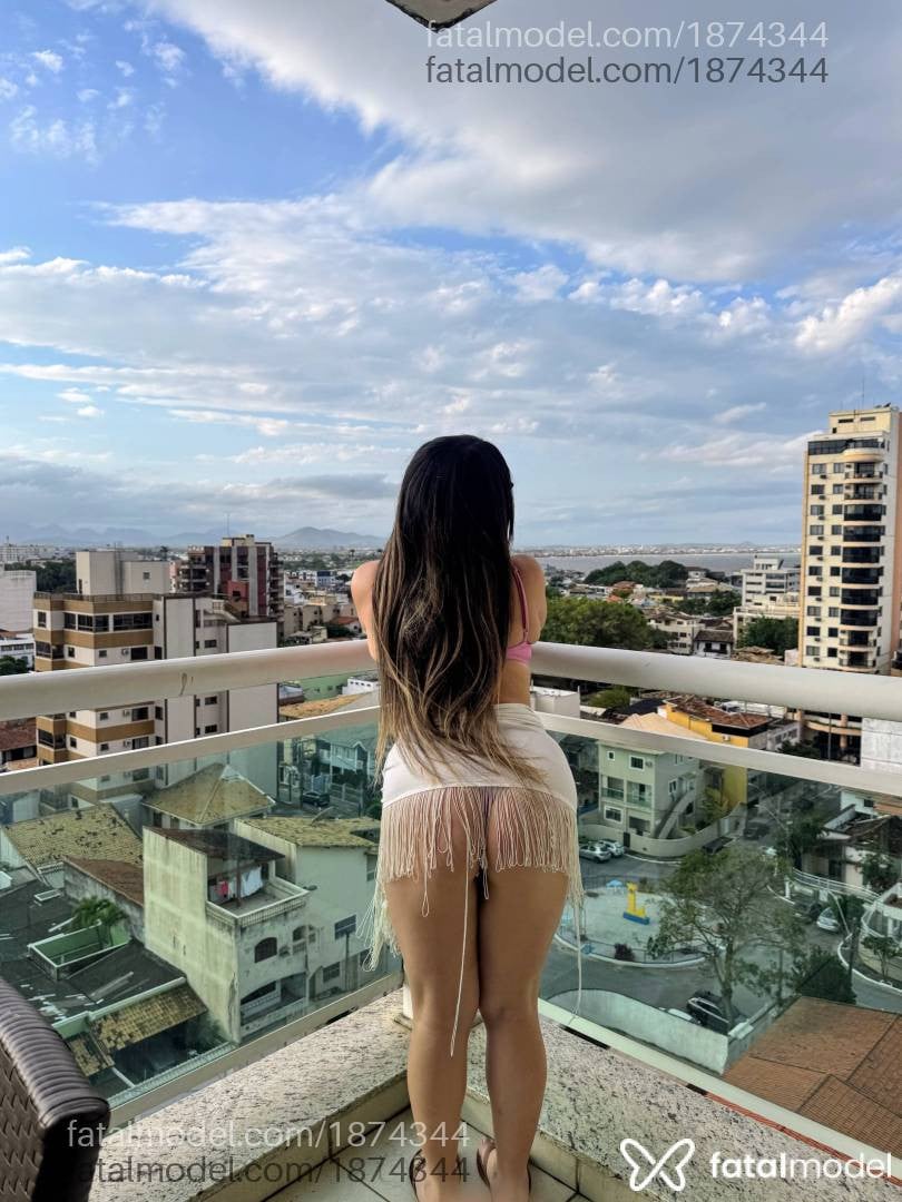 Acompanhante mulher com cabelo castanho de olhos mel - Jennifer