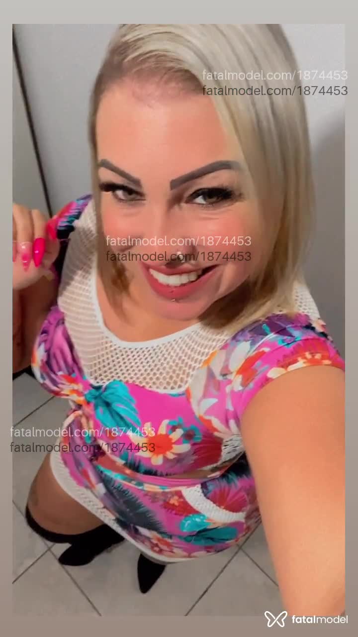 Acompanhante mulher loira (o) de olhos verdes em Porto Alegre - Scarllet
