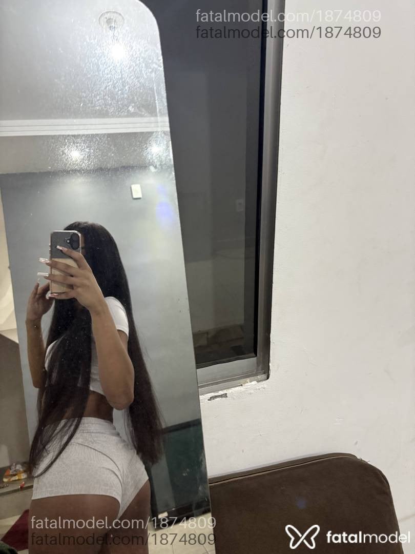 Acompanhante mulher trans morena (o) de olhos castanhos - Layss