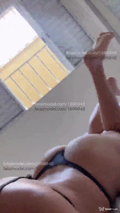 Acompanhante mulher trans loira (o) de olhos castanhos em São José dos Campos - Liz Cipriani