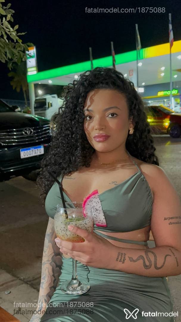 Acompanhante mulher morena (o) de olhos castanhos em Luís Eduardo Magalhães - Maya Gaucha
