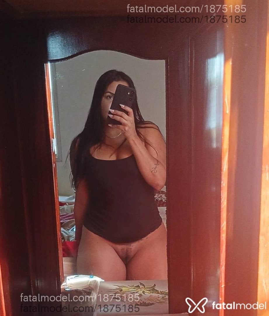 Acompanhante mulher com cabelo castanho de olhos castanhos em Serra - Julia