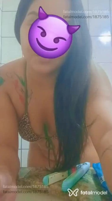 Acompanhante mulher com cabelo castanho de olhos castanhos em Serra - Julia