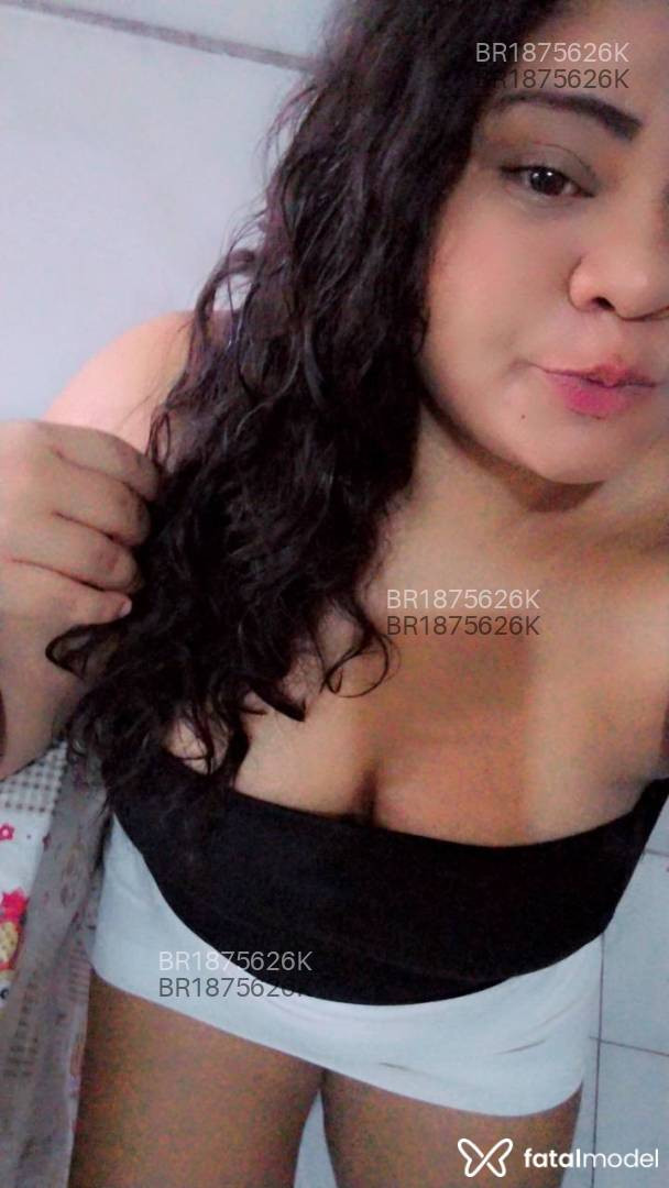 Acompanhante mulher com cabelo castanho de olhos castanhos - Crislleny