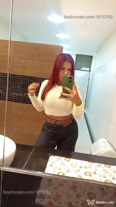 Acompanhante mulher com cabelo colorido de olhos castanhos em Jaraguá do Sul Acompanhante mulher com cabelo colorido de olhos castanhos em Jaraguá do Sul - Rebeca Talles