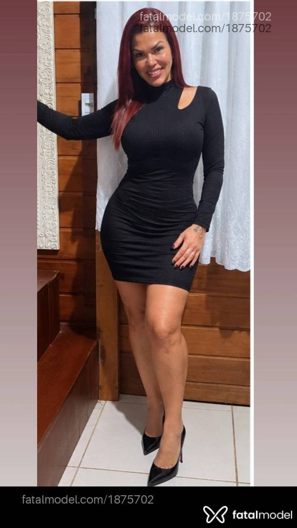 Acompanhante mulher com cabelo colorido de olhos castanhos - Rebeca Talles