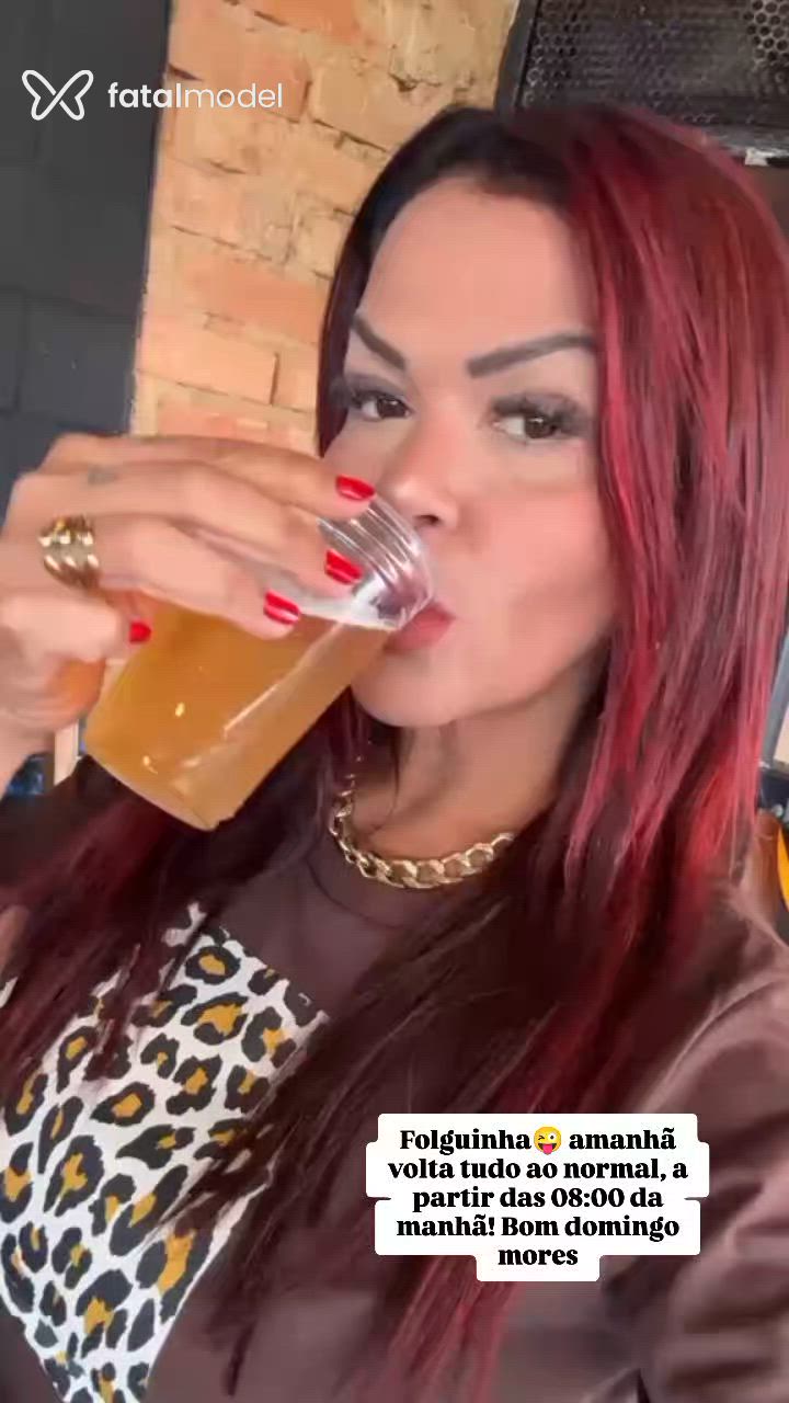 Acompanhante mulher com cabelo colorido de olhos castanhos em Jaraguá do Sul Acompanhante mulher com cabelo colorido de olhos castanhos em Jaraguá do Sul - Rebeca Talles