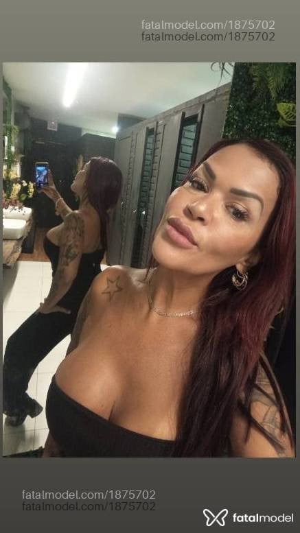 Acompanhante mulher com cabelo colorido de olhos castanhos em Jaraguá do Sul - Rebeca Talles